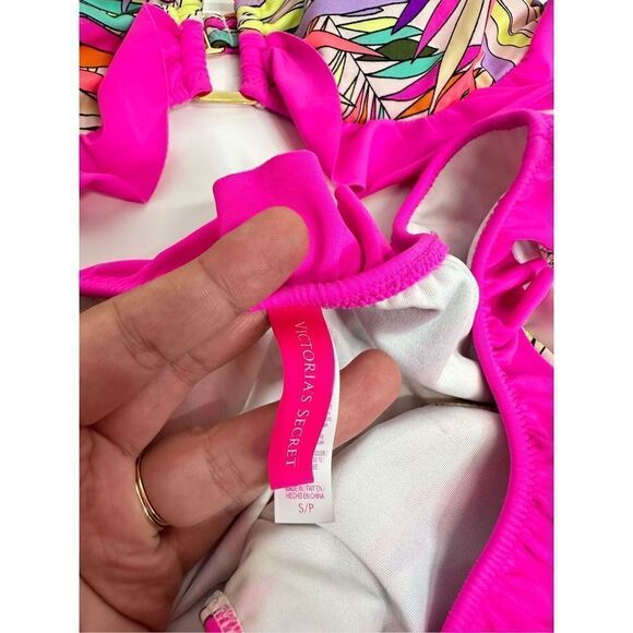 Victoria’s Secret Bikini Size Small Fuschia Ruffle Halter Two Piece Swimsuit‎ - Picture 5 of 6